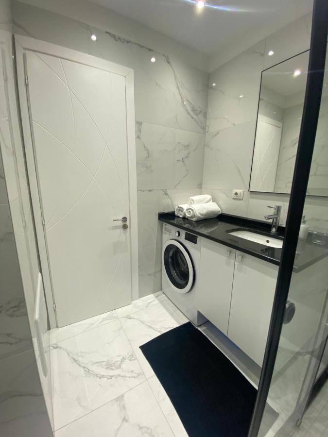 Tirana New Bazaar-Apartment 1 Екстер'єр фото
