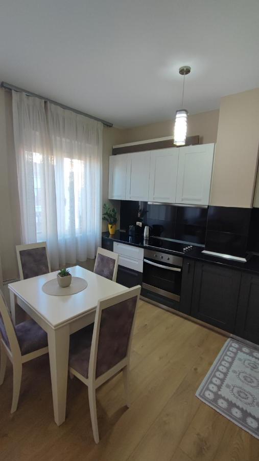 Tirana New Bazaar-Apartment 1 Екстер'єр фото